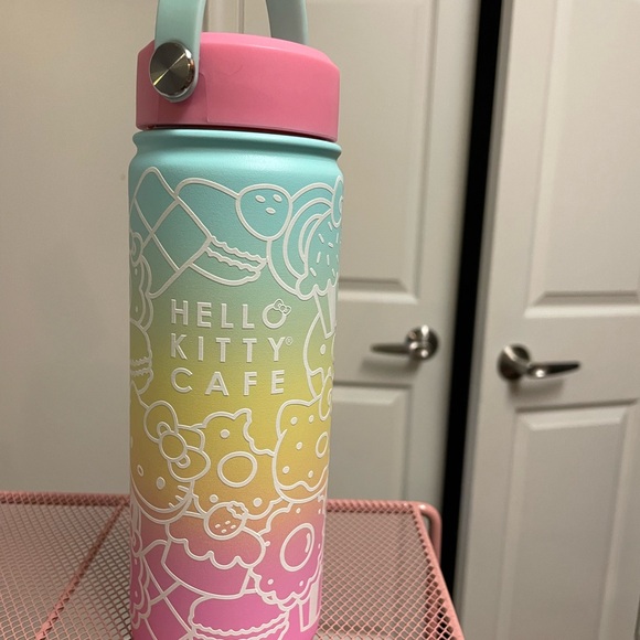 NIB Hello Kitty Cafe Water Bottle - Picture 6 of 9